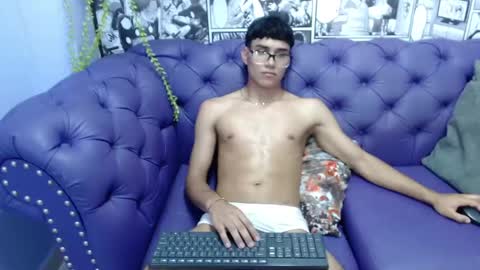 santiago_johnson_ online show from 03-06-25, 09:31