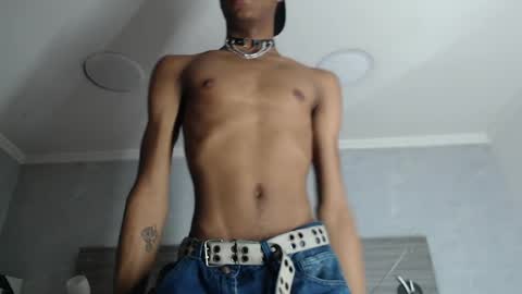 Santiiiiii  online show from 04-04-26, 01:15