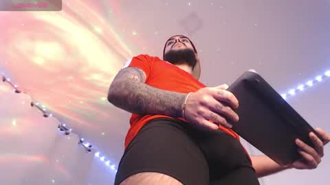 Snapshot of santiagohincapiie chatting on 03-24-26, 01:10 Santiago Hincapiie online show from 03-24-26, 01:10