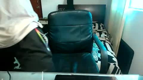 Snapshot of santiagolover1324 chatting on 01-18-26, 01:37 santiagolover1324 online show from 01-18-26, 01:37