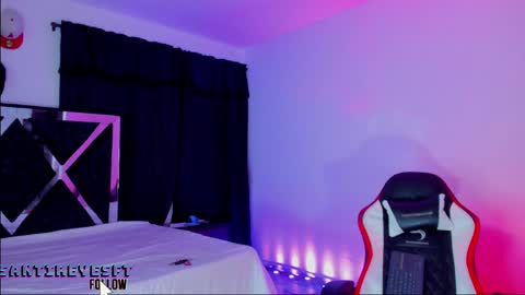 Snapshot of santiagoreyesft chatting on 02-15-25, 12:37 Santi Reyes online show from 02-15-25, 12:37