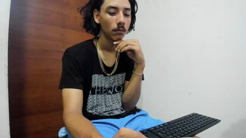 Santiago    online show from 12-05-24, 01:28