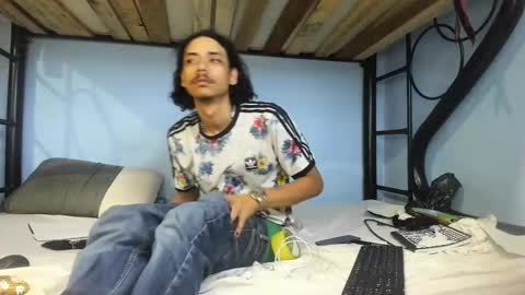 Santiago    online show from 01-23-25, 01:02