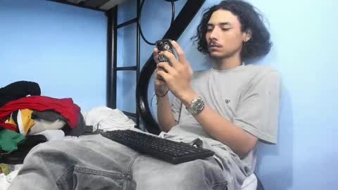 Santiago    online show from 01-30-25, 10:29