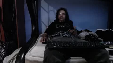 Santiago    online show from 02-05-25, 11:17