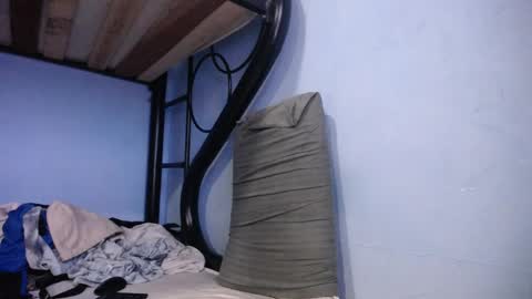 Santiago    online show from 02-10-25, 02:19