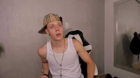 Julius Novachrono  online show from 09-21-25, 07:26