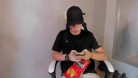 Julius Novachrono  online show from 09-24-25, 07:39