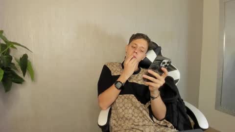 Julius Novachrono  online show from 10-01-25, 07:31