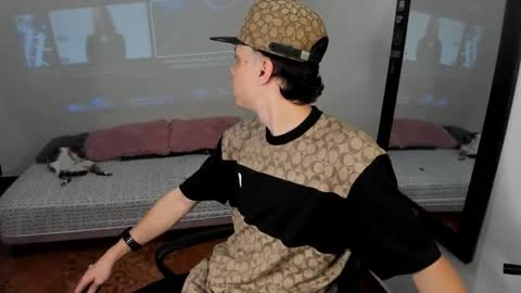 Julius Novachrono  online show from 02-25-26, 05:39