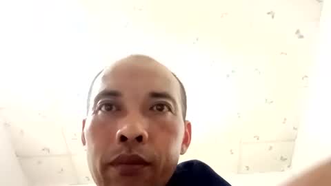 santichai561323 online show from 06-06-26, 05:23