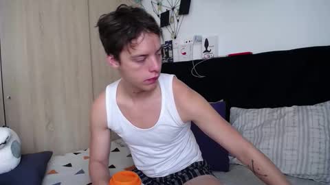 Snapshot of santii_rose chatting on 10-13-25, 01:22 Santii online show from 10-13-25, 01:22