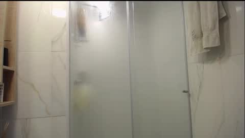 Snapshot of santii_rose chatting on 10-23-25, 11:31 Santii online show from 10-23-25, 11:31