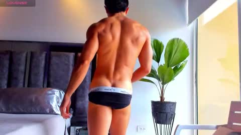 Santiago Seans online show from 12-21-25, 02:35