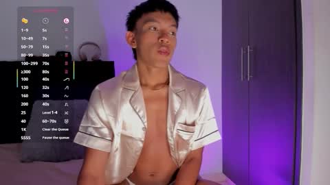 Snapshot of santinaugthy chatting on 02-15-26, 09:55 santi online show from 02-15-26, 09:55