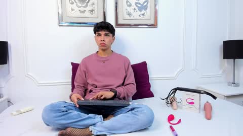 Santiago Carrington online show from 12-31-24, 12:57