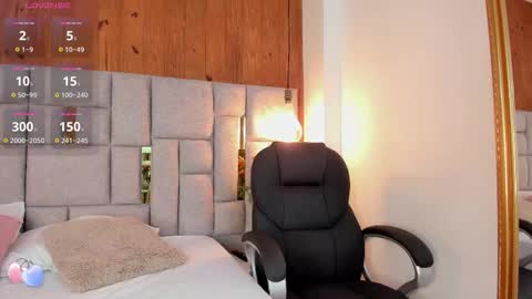 Snapshot of saori_newman chatting on 10-11-25, 11:53 Saori online show from 10-11-25, 11:53