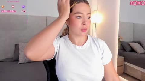 Snapshot of saori_newman chatting on 02-11-26, 11:48 Saori online show from 02-11-26, 11:48