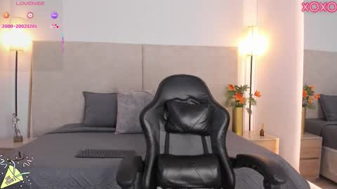 Snapshot of saori_newman chatting on 03-04-26, 11:49 Saori online show from 03-04-26, 11:49