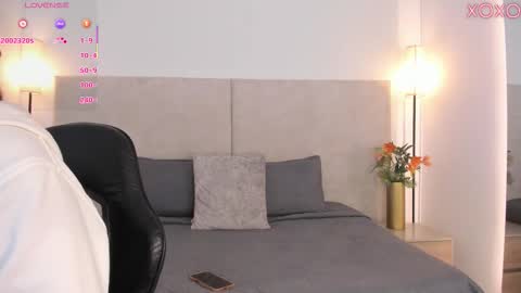 Snapshot of saori_newman chatting on 03-18-26, 11:35 Saori online show from 03-18-26, 11:35