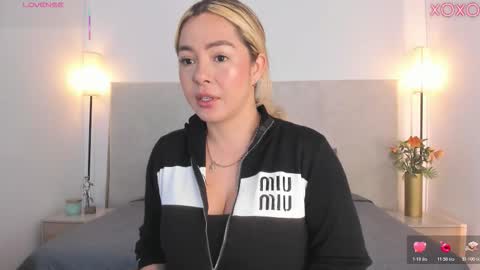 Snapshot of saori_newman chatting on 03-25-26, 11:38 Saori online show from 03-25-26, 11:38