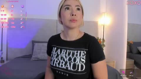 Snapshot of saori_newman chatting on 04-14-26, 11:49 Saori online show from 04-14-26, 11:49