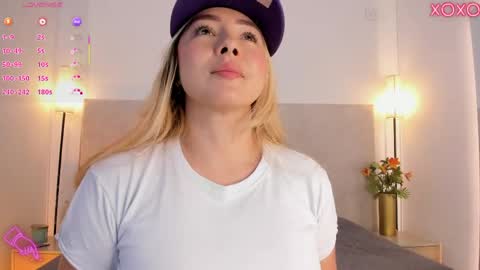 Snapshot of saori_newman chatting on 04-23-26, 12:29 Saori online show from 04-23-26, 12:29