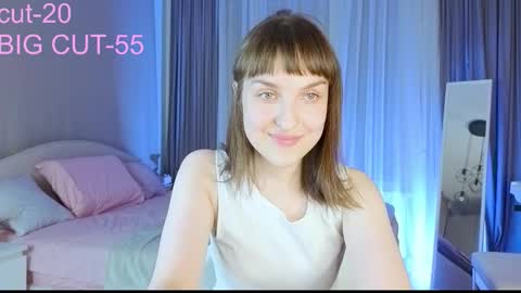 Snapshot of saphirree chatting on 10-17-25, 11:18 Anny online show from 10-17-25, 11:18