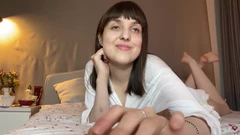 Snapshot of saphirree chatting on 11-04-25, 10:20 Anny online show from 11-04-25, 10:20