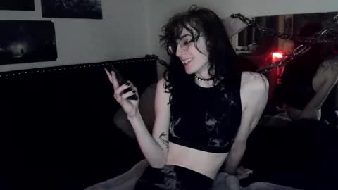 Snapshot of sapphicvoid chatting on 02-17-25, 03:04 Jade online show from 02-17-25, 03:04