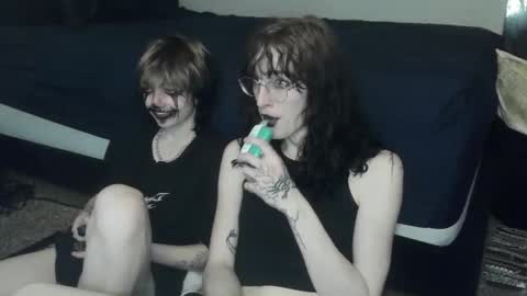 Snapshot of sapphicvoid chatting on 03-12-25, 02:20 Jade online show from 03-12-25, 02:20