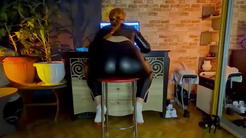 Snapshot of sara__foxy chatting on 02-27-26, 02:33 sara foxy online show from 02-27-26, 02:33