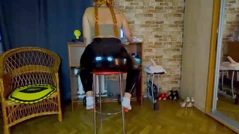 Snapshot of sara__foxy chatting on 05-24-26, 02:27 sara foxy online show from 05-24-26, 02:27