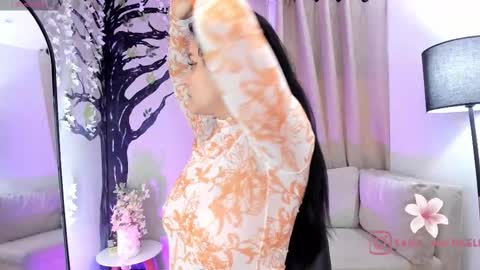 Snapshot of sara__michell chatting on 02-17-26, 12:01 online show from 02-17-26, 12:01