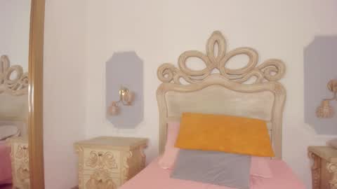 Sara online show from 02-10-26, 03:32