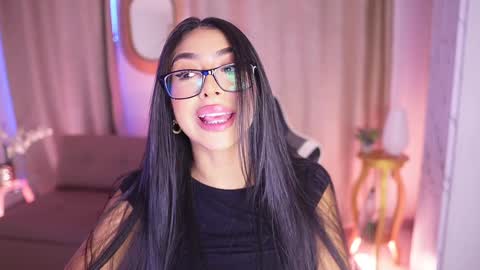 Snapshot of sara_albrecht chatting on 01-13-25, 12:45 Sara online show from 01-13-25, 12:45