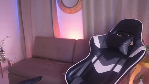 Snapshot of sara_albrecht chatting on 01-17-25, 03:43 Sara online show from 01-17-25, 03:43