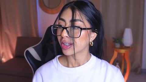 Snapshot of sara_albrecht chatting on 01-21-25, 03:21 Sara online show from 01-21-25, 03:21