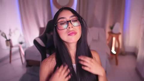 Snapshot of sara_albrecht chatting on 02-11-25, 12:27 Sara online show from 02-11-25, 12:27