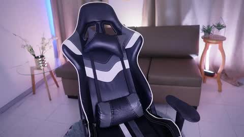 Snapshot of sara_albrecht chatting on 02-25-25, 03:27 Sara online show from 02-25-25, 03:27