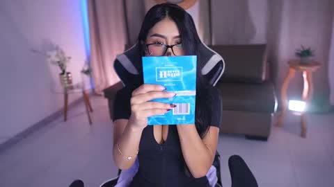 Snapshot of sara_albrecht chatting on 03-04-25, 12:55 Sara online show from 03-04-25, 12:55