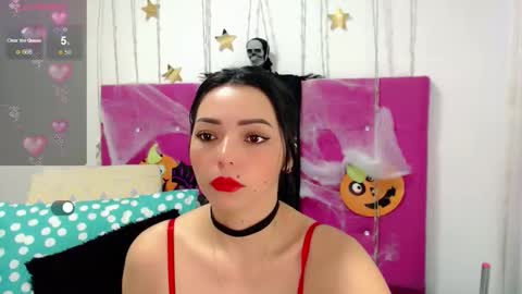 Sara  online show from 10-25-25, 11:07