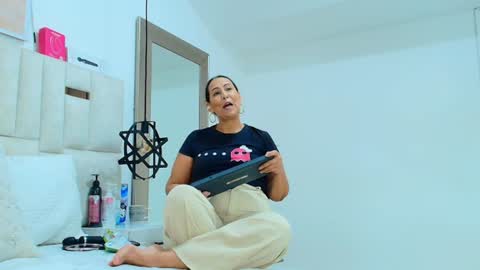 sara online show from 06-16-26, 07:49