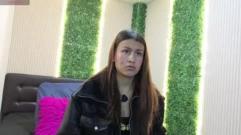 Snapshot of sara_blue13 chatting on 02-16-26, 12:34 Sara online show from 02-16-26, 12:34