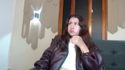 Snapshot of sara_blue13 chatting on 03-19-26, 03:38 Sara online show from 03-19-26, 03:38