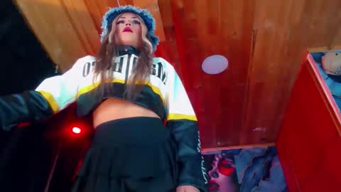 Snapshot of sara_buck chatting on 04-14-26, 06:19 sara_buck online show from 04-14-26, 06:19