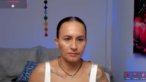 Snapshot of sara_charmy chatting on 05-01-26, 10:09 online show from 05-01-26, 10:09