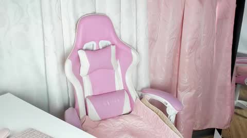 Sara online show from 10-07-25, 01:41