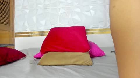 Snapshot of sara_collinnss chatting on 02-05-25, 03:09 Sara Collins online show from 02-05-25, 03:09