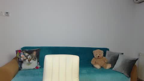 Im Sara I am happy to be here  online show from 12-04-24, 06:06